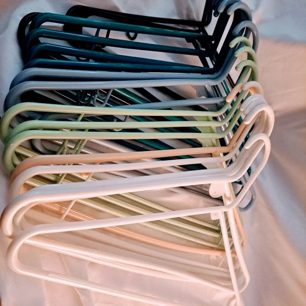 Lot of 20 Multicolor Full-Sized Plastic Hangers